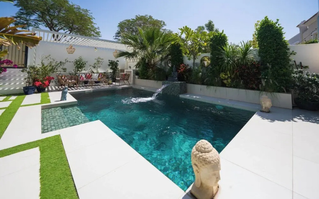 Luxury Short Term Stay 2BHK plus Maids - RANCHES