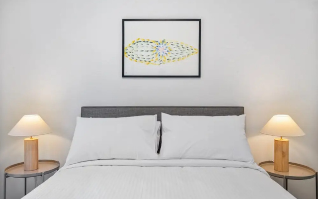 Well-lit 2-bed Apartment With Balcony – Guest Rooms – Melbourne