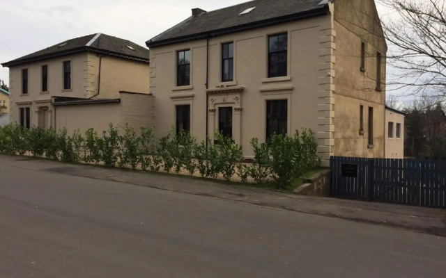 Crosshill House