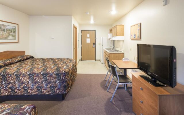 Extended Stay America Select Suites - Wichita - South