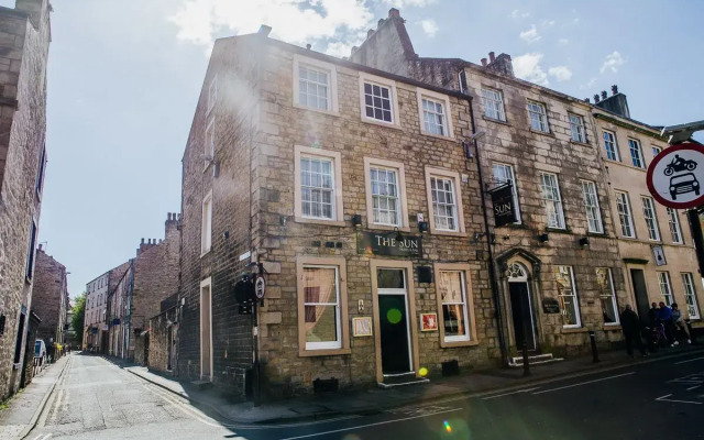 The Sun Hotel & Bar