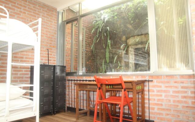 Liu House