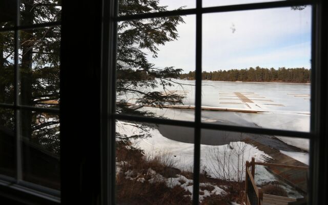Lakefront Cottage Amazing View