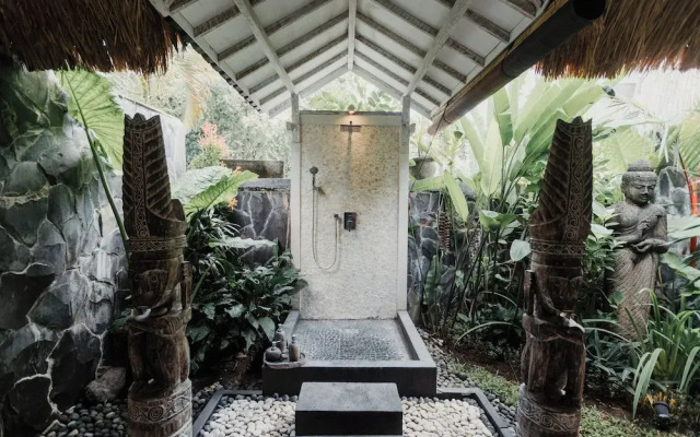 Maylie Bali Villa & Bungalow