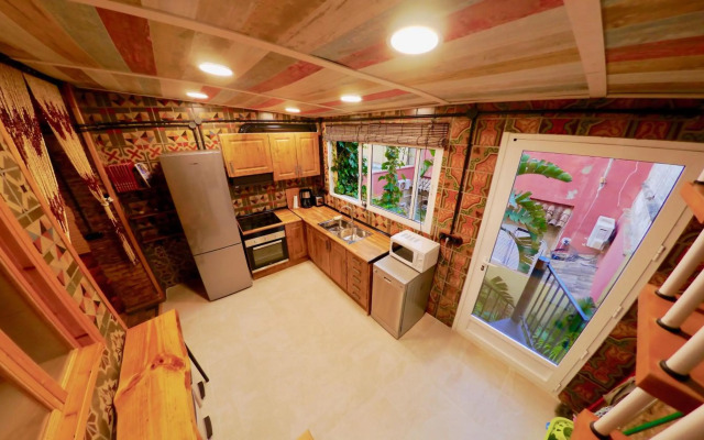 Old Fisherman's House in Malvarrosa Beach