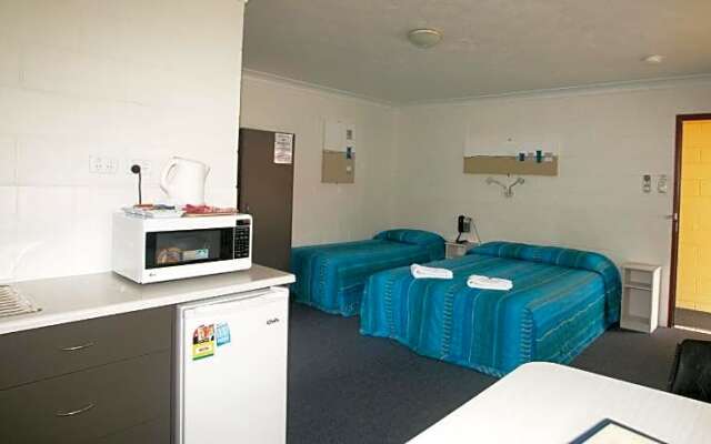 Cedar Lodge Motel Townsville