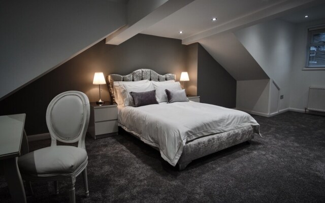 The Townhouse Simple2let Serviced Apartments