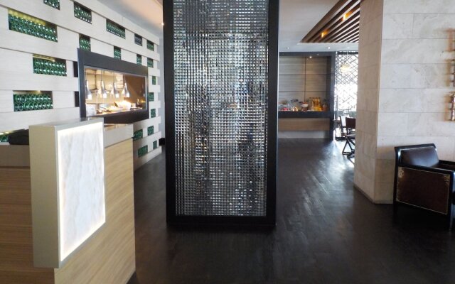 Soul on the Esplanade - HR Surfers Paradise