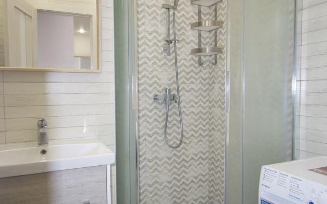 LUXKV Apartment on Nikoloyamskiy 3A