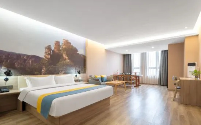 Youth Sunshine Hotel (Xiangtan Gaoxin Wanda Plaza)