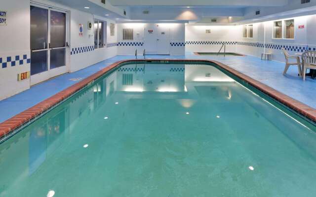 Country Inn & Suites by Radisson, Fresno North, CA