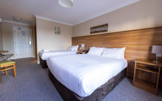 Riverside Hotel