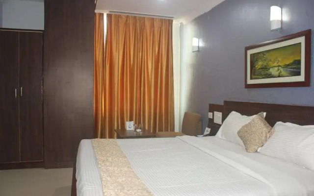 OYO 9265 Blue Lagoon Premium Hotel
