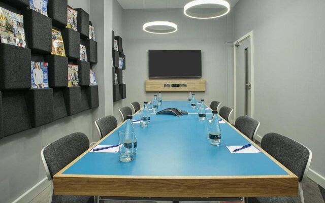 Holiday Inn Express Cambridge West Cambourne by IHG