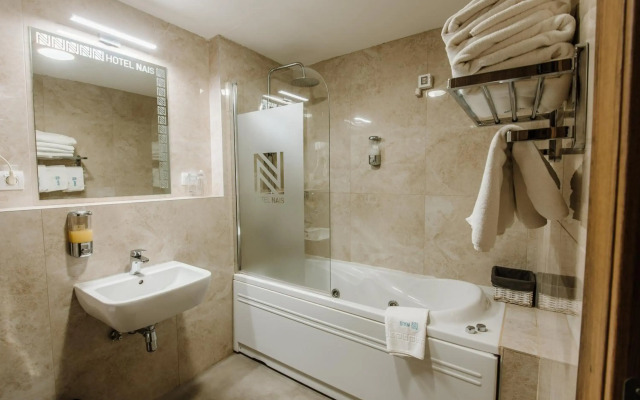 Hotel Nais