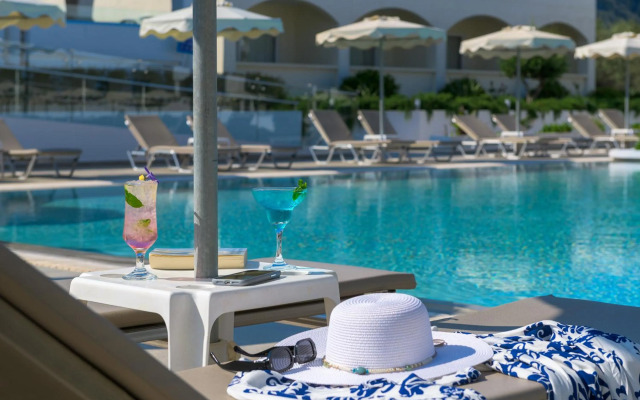 Hotel Niriides Beach