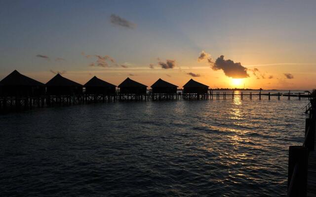 Komandoo Maldives Island Resort