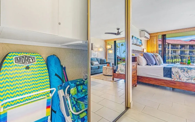 Papakea Oceanview Studio 0 Bedroom Condo by RedAwning