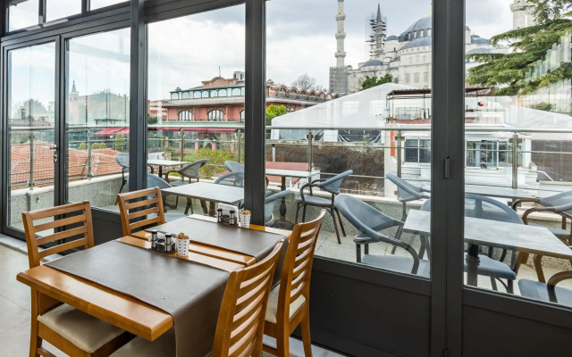 Seraglio Hotel & Suites