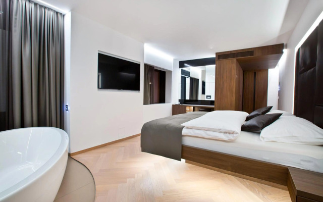 COOL MAMA Hotel Salzburg Sky Restaurant