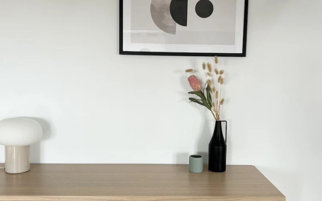 Stay in Style Modern 2 Bed Apartment