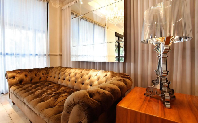 Manhattan Hotel