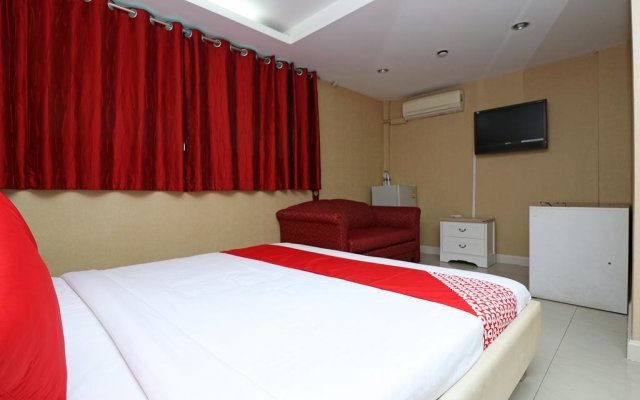 OYO 102 Diamond Residence Hotel