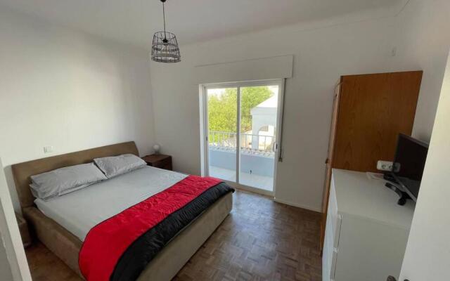 Spacious Villa. Large Rooftop. 4 Bedroom Sleeps 8