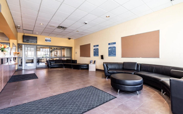 Residence & Conference Centre - Welland