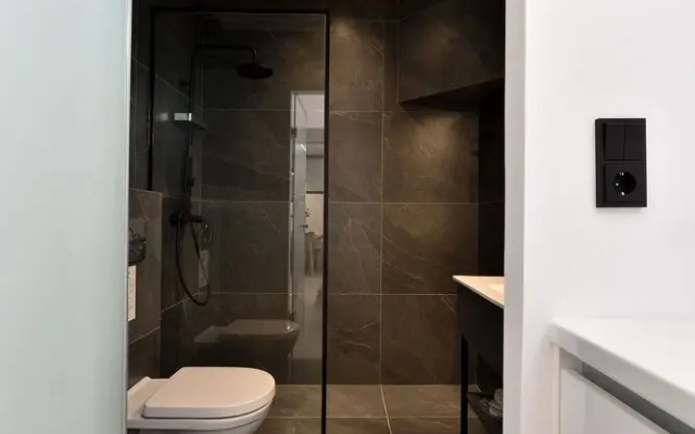 Phaedrus Living: City Center Luxury Flat Skoufa
