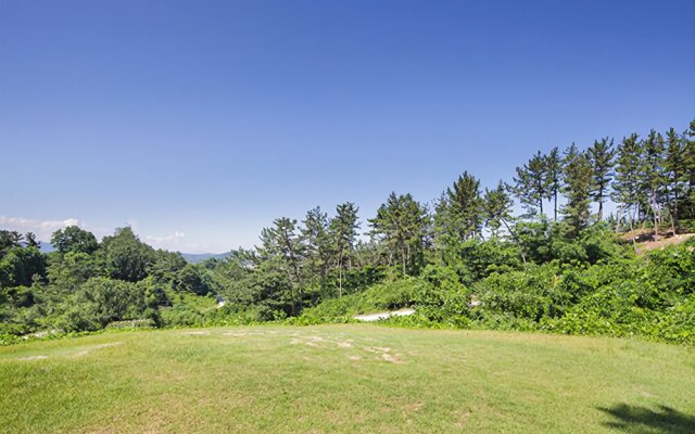 Nonsan Tapjeongho Lake Pension