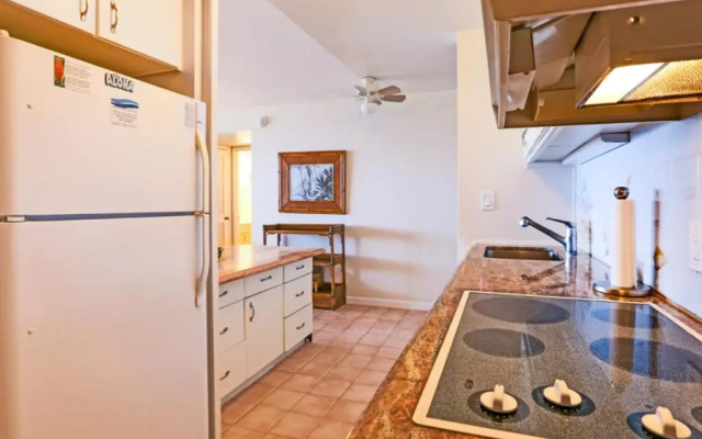 Valley Isle #1206 Studio Bedroom Condo by RedAwning