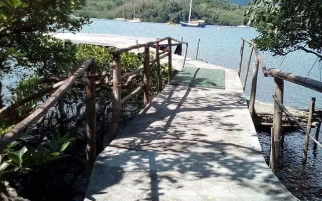 Bahay Isla Sanctuario