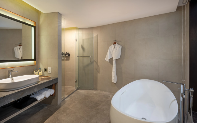Pullman Bali Legian Beach