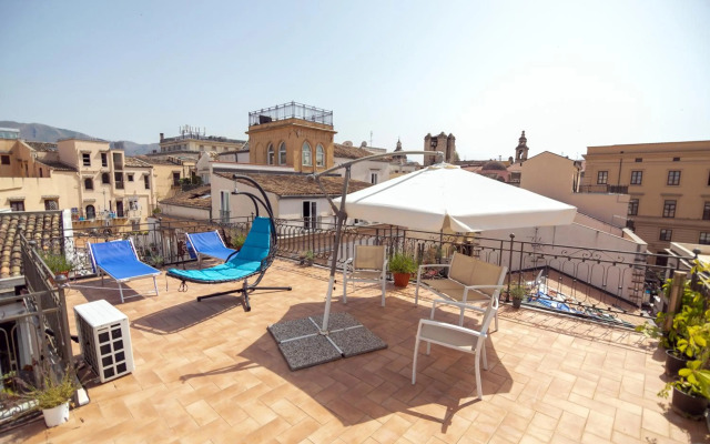 Sunny loft with terrace and A/C in the city centre