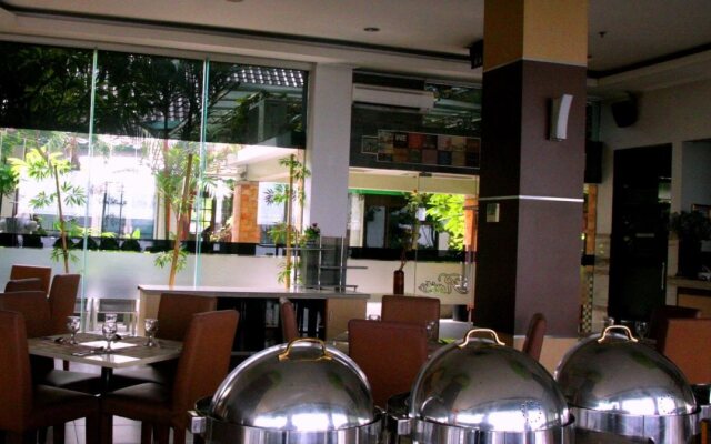 Kesambi Hijau Hotel