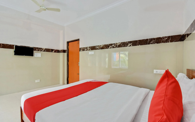 OYO 43308 Sri Sai Guru Comforts