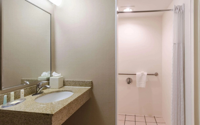 Comfort Inn Randolph - Boston