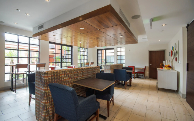 Holiday Inn Express Mira Mesa-San Diego by IHG