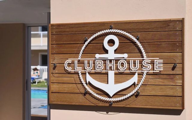 Harbour Club