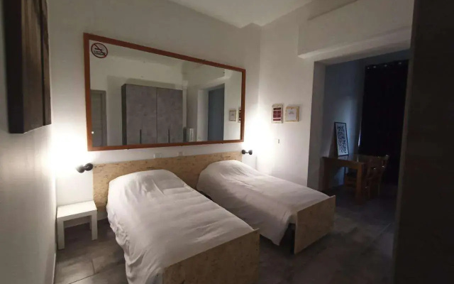 Airport Boulevard Guesthouse