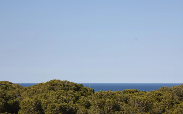 Precioso apartamento con piscina.