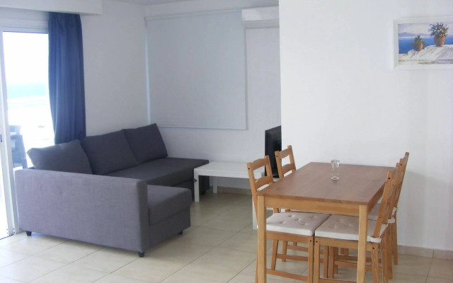 Sun Hall Beach Hotel Apts.