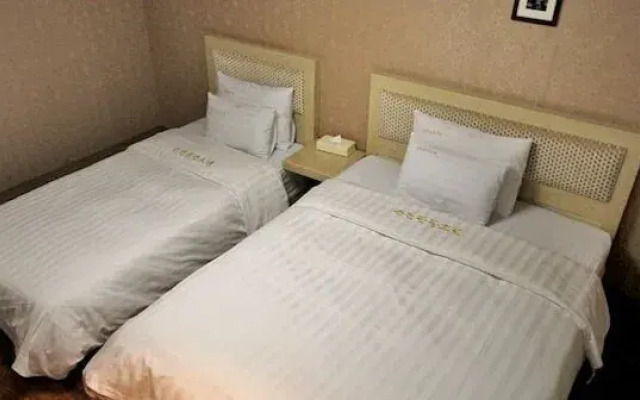 Chuncheon Central Hotel