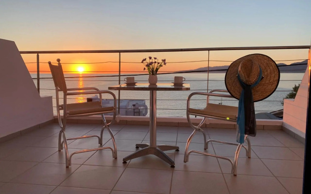 Kassavetis Center - Hotel Studios & Apartments