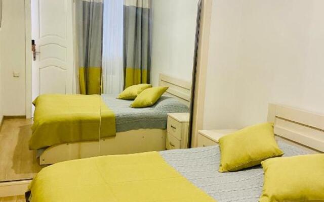 Apartment With Yard In Old Tbilisi