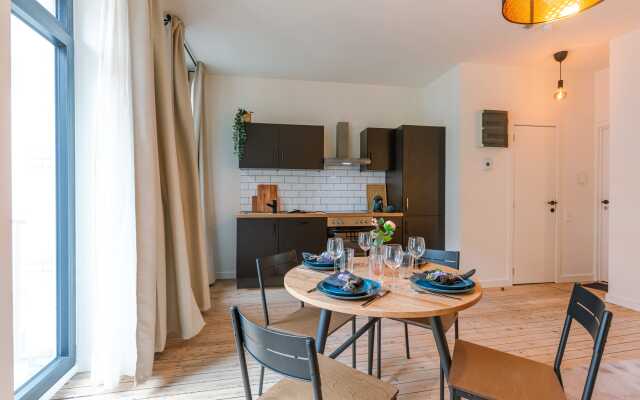 Spacious and Warmly Furnished Apartment