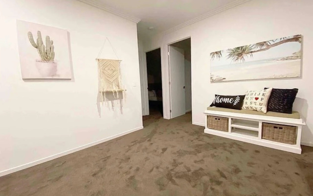 Hope Island Water Front House