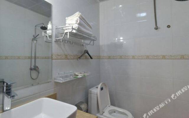 Huangguoshu Family Portrait Hotel