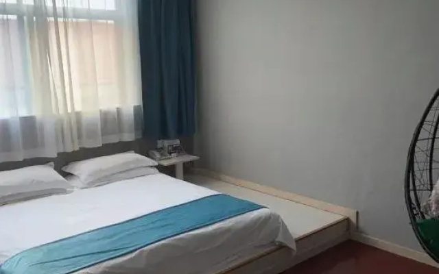 Chuangejia Yuerongzhuang Hotel (Yongkang East Bus Station Exhibition Center)